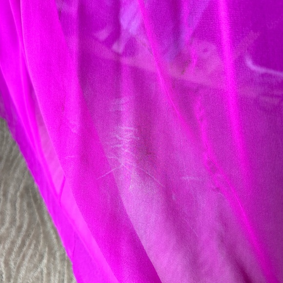 Elegant Pink Evening Dress, Size 4. - Picture 11 of 12